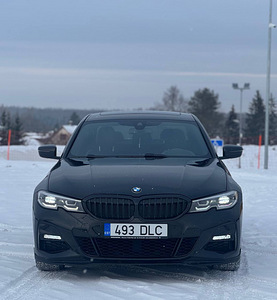 BMW 330I (2 foto / 7)