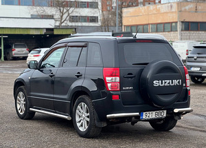 SUZUKI GRAND VITARA (4 foto / 8)
