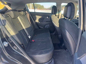 KIA SPORTAGE (8 foto / 8)