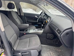 AUDI A6 AVANT (6 foto / 8)