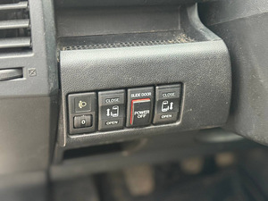 MAZDA 5 (9 foto / 9)