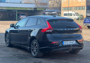 VOLVO V40 (5 foto / 8)