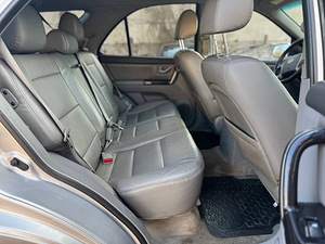 KIA SORENTO (8 foto / 8)