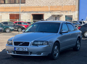 VOLVO S80 (1 foto / 8)