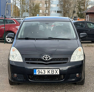 TOYOTA COROLLA VERSO (3 фото из 8)