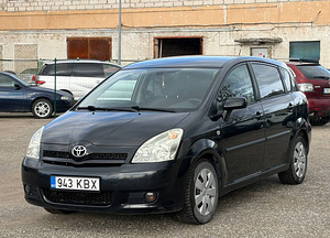 TOYOTA COROLLA VERSO (1 foto / 8)