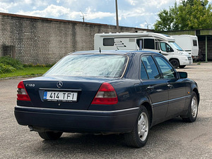 MERCEDES-BENZ C 180 (4 foto / 9)