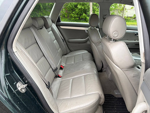 AUDI A4 AVANT (8 foto / 8)