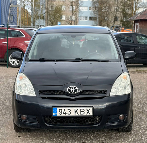 TOYOTA COROLLA VERSO
