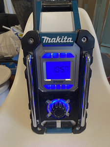 Raadio Makita. Vähe kasutatud (2 foto / 5)