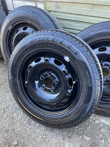 VW диски+летние шины Pirelli 165/70/14 (3 фото из 10)