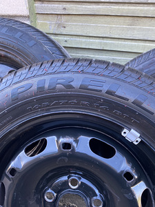 VW диски + Pirelli летние шины 165/70/14. (3 фото из 10)