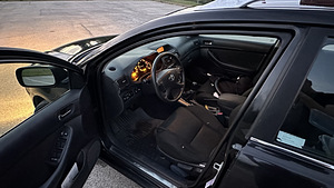 Toyota Avensis (8 foto / 14)