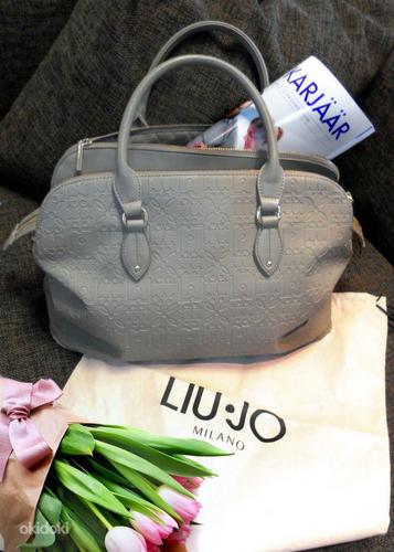Liu Jo серо-бежевая объемная фактурная сумка (фото #8)