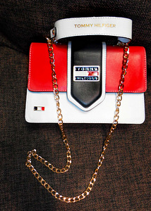 Tommy Hilfiger erkud naiste valged tossud, s.40, uued (9 foto / 9)