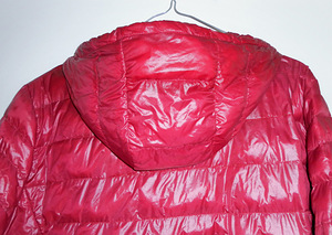 Kirsipunane naiste kerge sulejope kapuutsiga (46-48/2-3XL) (9 foto / 10)