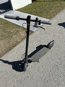 XIAOMI electric scooter (2 foto / 4)