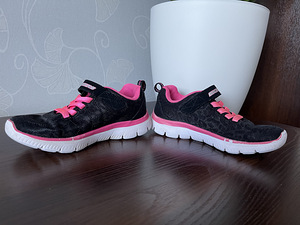 Skechers tossud, s. 30 (5 foto / 6)