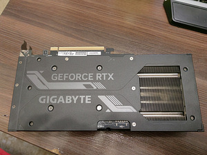GIGABYTE GeForce RTX 4070 SUPER (4 foto / 5)