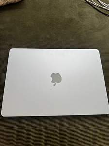 MacBook Air M4 15.3 16 GB 256 GB Silver (4 foto / 4)