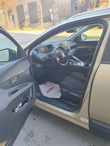 Peugeot 5008 (8 foto / 10)