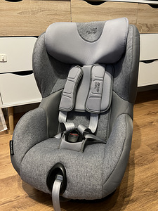 Britax Römer Trifix2 i-size (2 foto / 7)