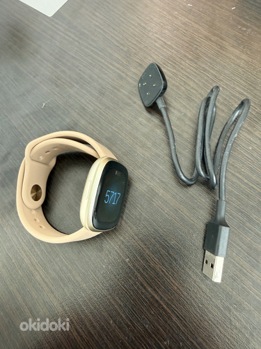 Fitbit Versa 3 Gold kuldne nutikell / aktiivsusmonitor