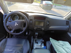 Mitsubishi Pajero (6 foto / 6)