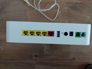 Роутер Telia X2 (2 фото из 2)
