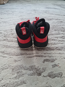 Nike korvpallijalatsid, 38,5 (2 foto / 2)