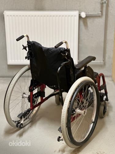 Инвалидная коляска Invacare (фото #2)