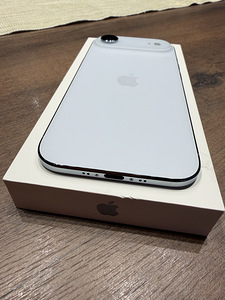iPhone Air 256GB Sky Blue (5 foto / 7)