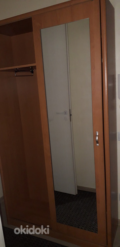 Шкаф со сдвижной дверью и зеркалом (фото #7)