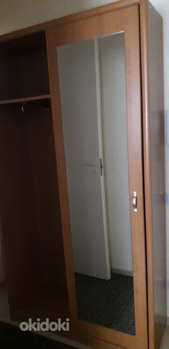 Шкаф со сдвижной дверью и зеркалом (фото #8)