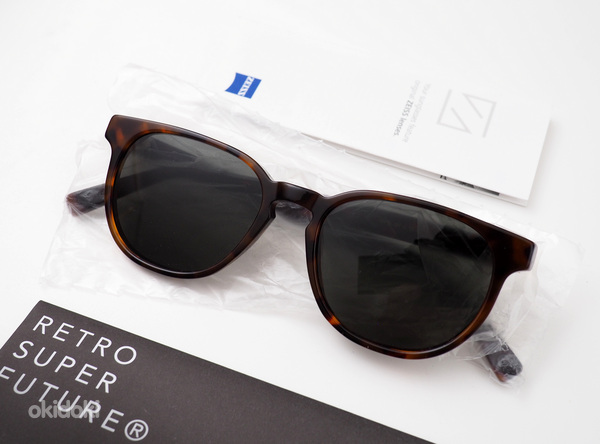 Новинка RETROSUPERFUTURE Женские солнцезащитные очки с линзами ZEISS (фото #4)