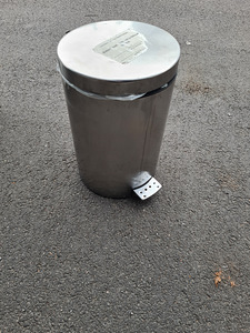 Pedaaliga prügikast NewIcon, 20l, matt teras FPP, Brabantia (1 foto / 5)