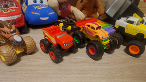 Пакет с игрушками (3 фото из 7)