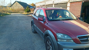 KIA SORENTO (2 фото из 9)