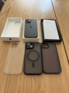 iPhone 15 256 новый (3 фото из 4)