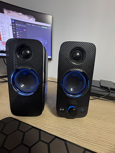 JBL QUANTUM DUO mängu- ja kaasaskantavad Bluetooth kõlarid (2 foto / 3)