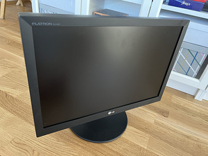 LG 22" 1680x1050 IPS monitor (2 foto / 5)