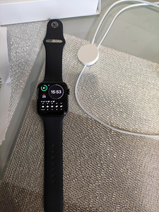 Продам Apple Watch SE 44мм, черные (3 фото из 3)