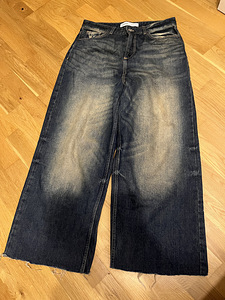 Teksad Bershka teksad s. 38 (4 foto / 4)