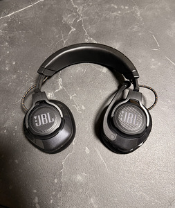 JBL Quantum 600 (1 foto / 2)