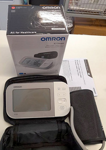 LOT! Omron X7 smart vererõhumõõtmise aparaat (2 foto / 2)
