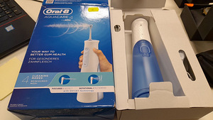 LOT! Irrigator Surveprits Braun Oral-B AquaCare 4 (2 foto / 2)