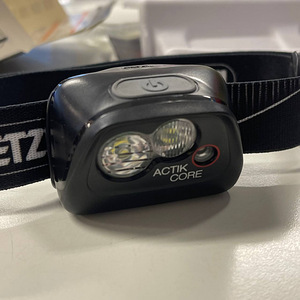 LOT! Petzl Actik Core 450 luumeni pea taskulamp (5 foto / 9)