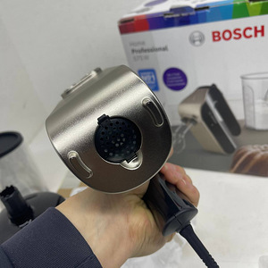 МНОГО! Ручной миксер Bosch Набор блендер-измельчитель MFQ4885DE (6 фото из 10)