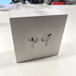 LOT! Apple AirPods Pro MagSafe juhtmevabad kõrvaklapid (2 foto / 9)