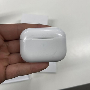 LOT! Apple AirPods Pro MagSafe juhtmevabad kõrvaklapid (3 foto / 9)